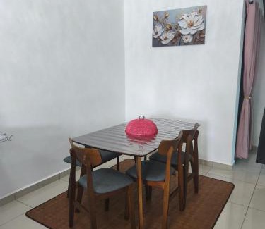 Kampung Jelatang House | QMR Homestay