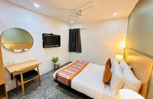Rohini Hotel | Qotel Comfort Golden Saffron Punjabi Bagh