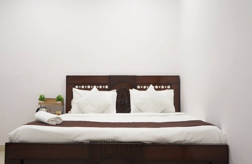 Pashim Vihar Hotel | Qotel Hotel Peeragarhi