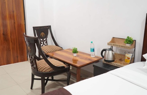 Pashim Vihar Hotel | Qotel Hotel Peeragarhi
