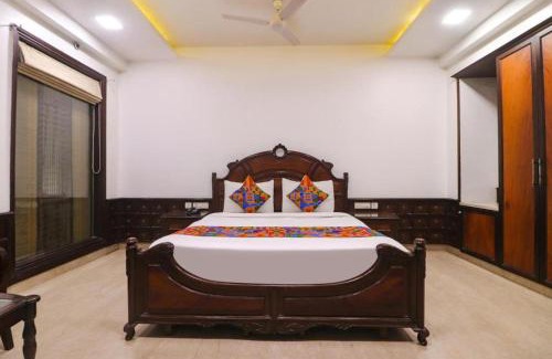 Rajouri Garden Hotel | Qotel Signature Lavish Rajouri Garden New Delhi