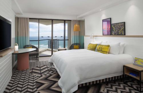Surfers Paradise Hotel | QT Gold Coast