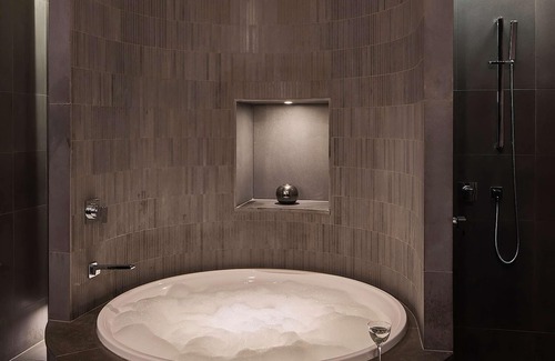 Sydney Central Business District Hotel | QT Sydney