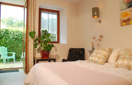 Vallieres-les-Grandes House | Quad room-Cottage-Ensuite-Park view