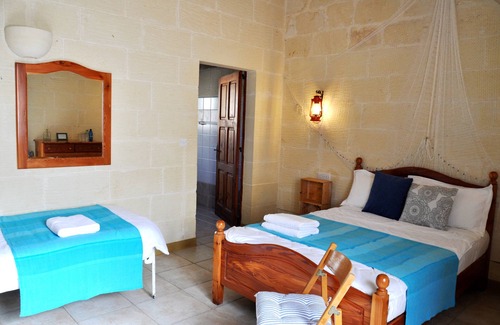 Santu Pietru Bed & Breakfast | Quadruple Room in a B&B in the heart of Gharb