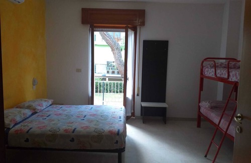 Pineto Bed & Breakfast | Quadruple room in Pineto - A stone throw from the sea