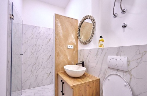 Old Town Apartment | Quadruple Room with Private Bathroom