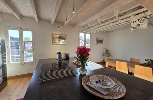 Jarnac Apartment | QUAI 3 loft moderne et lumineux les pieds dans l'eau