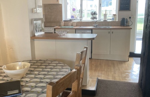 Llanarmon Dyffryn-Ceiriog Cottage | Quaint cottage Tygwyn with all weather Hot Tub.