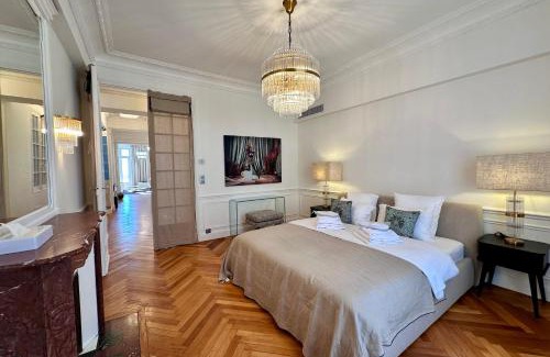 Old Town Apartment | QUAI PROMENADE VIEW Balcony with breathtaking view