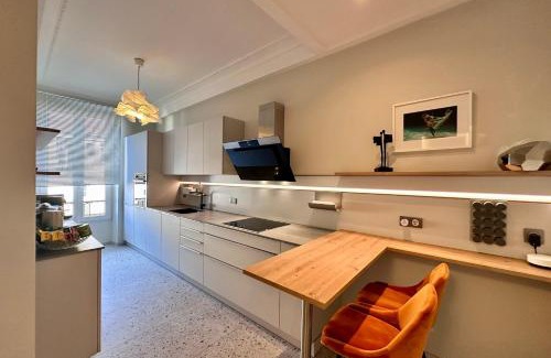 Old Town Apartment | QUAI PROMENADE VIEW Balcony with breathtaking view