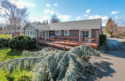 Hood River House | Quail On Sunset home