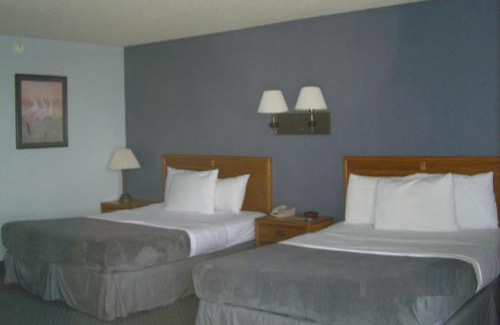 Osage Beach Hotel | Quail's Nest Inn & Suites