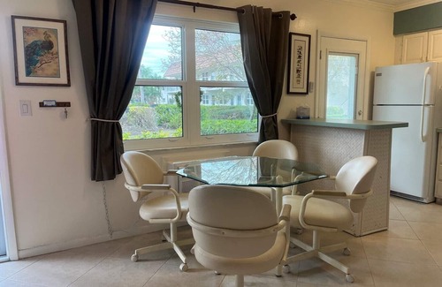 Marco Island Condo | Quaint 1 bedroom condo.Guest Ready