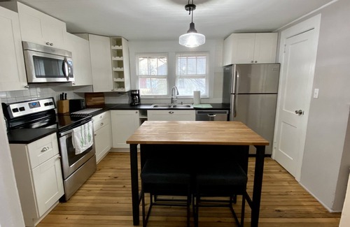 Kernersville Cottage | Quaint 2 bed 1 bath cottage style home