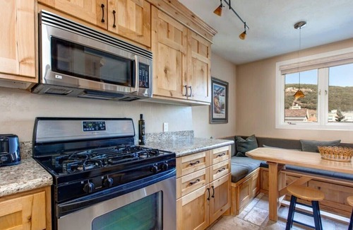 Downtown Park City Condo | Quaint 2BR Retreat Heart of Town Steps from Lift
