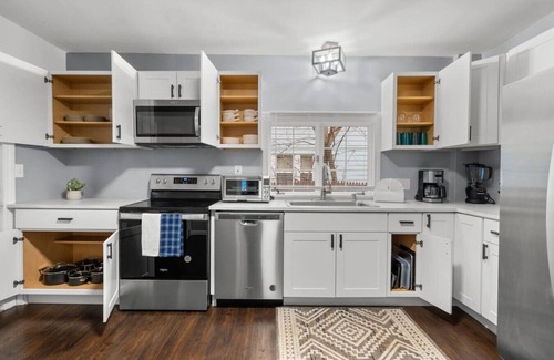 Pine Point House | Quaint 3 Bedroom Home