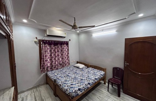 Visakhapatnam House | Quaint 9-bedroom bungalow with WiFi, AC in Visakhapatnam