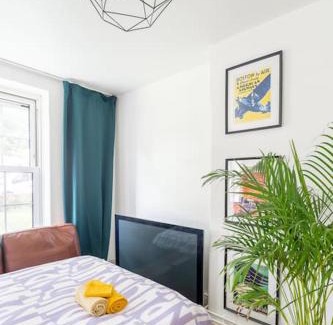 Riverside Apartment | Quaint Apartment Near Tower-London Bridge and Big Ben