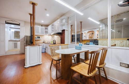 Hoan Kiem Apartment | Quaint apartment with AC in charming Hà Nội