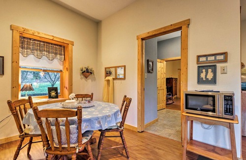 Hampton Apartment | Quaint Apt ~ 5 Miles to Appalachian Trail & Lake!