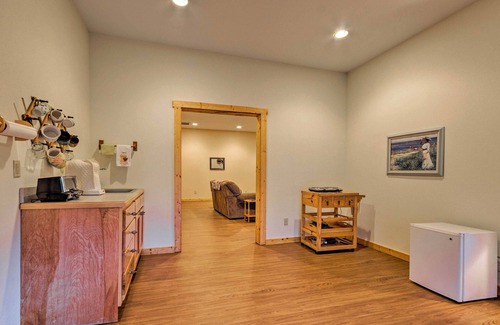 Hampton Apartment | Quaint Apt ~ 5 Miles to Appalachian Trail & Lake!