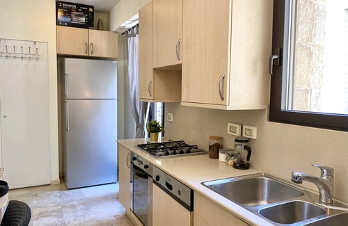 Katamon Apartment | Quaint Apt In David’s Village/Mamilla, Jerusalem!