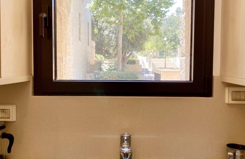 Katamon Apartment | Quaint Apt In David’s Village/Mamilla, Jerusalem!