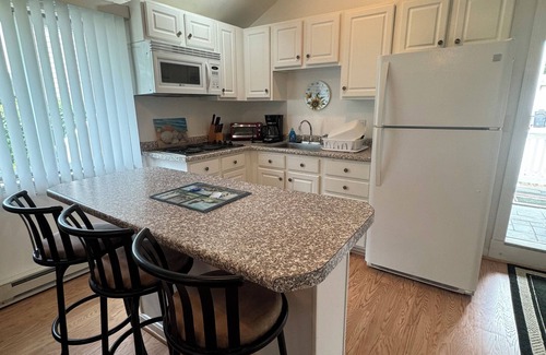 Ogunquit Apartment | Quaint Apt Short Walk to Beautiful Ogunquit Beach