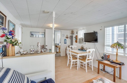 Avalon Cottage | Quaint Avalon Cottage < Half-Mi to Beaches!