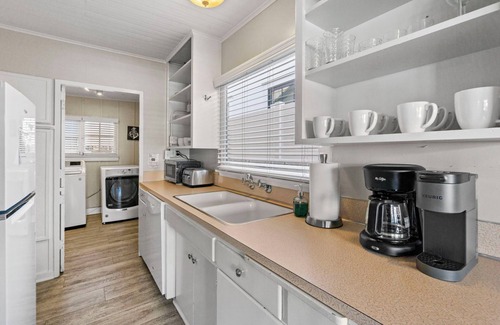 Balboa Island House | Quaint Balboa Island Duplex
