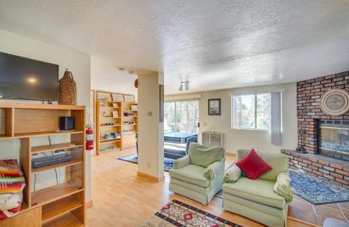 Whispering Forest House | Quaint Big Bear Home with Hot Tub 4 Mi to Skiing!