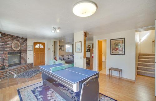 Whispering Forest House | Quaint Big Bear Home with Hot Tub 4 Mi to Skiing!