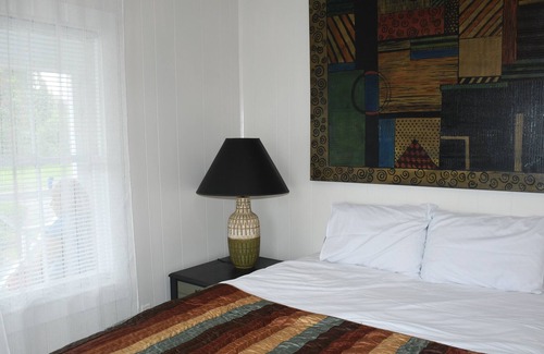 Tallahassee House | Quaint Bungalow ⭐️ Steps from FSU Campus ⭐️ Ideal for Longer Stays