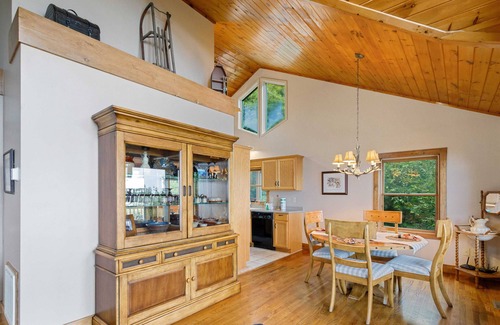 Blowing Rock Cabin | Quaint Cabin on Appalachian Mountain