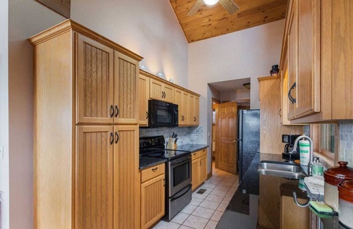 Blowing Rock Cabin | Quaint Cabin on Appalachian Mountain