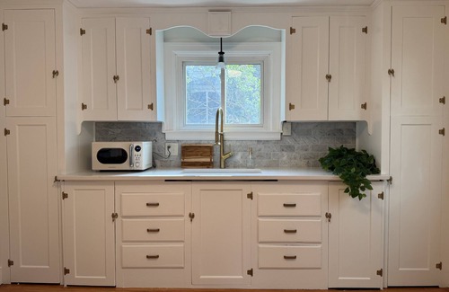 Holyoke House | Quaint Cape Style Brick 3-bedroom Home in Peaceful Pioneer Valley