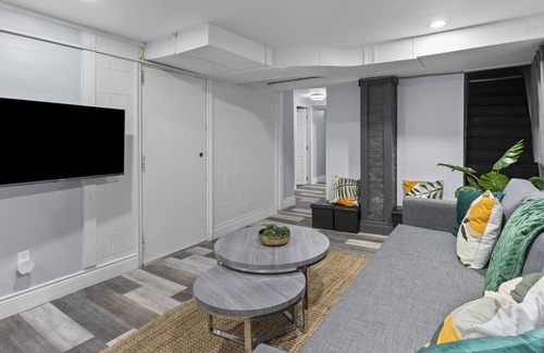 Windsor Apartment | Quaint Clean 2BR close to downtown Windsor with Lndry & Prkng Inc