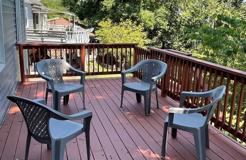 Charleston House | Quaint, Comfy, Close & Convenient - Entire Home