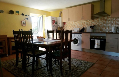 Miranda do Corvo Cottage | Quaint cottage in peaceful village with a restaurant in wine-making country !