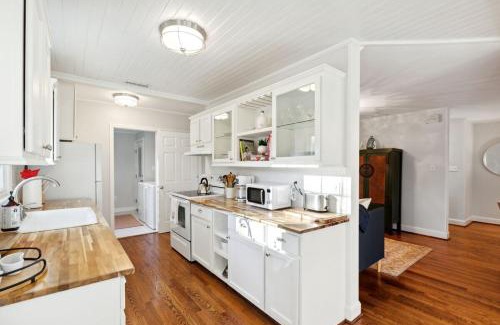 Mount Pleasant House | Quaint Cottage-Great Location with Hot Tub!