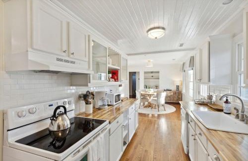 Mount Pleasant House | Quaint Cottage-Great Location with Hot Tub!