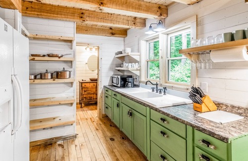 Sylva House | Quaint cottage near town w/fast WiFi, covered deck, lofted layout & more