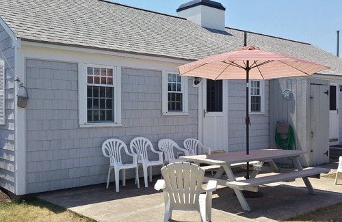 West Dennis Cottage | Quaint Cottage Steps Away From West Dennis Beach!