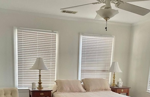 Pine Harbor Cottage | Quaint Cottage with Marina Access and Free Boat Lift Privileges plus dockages