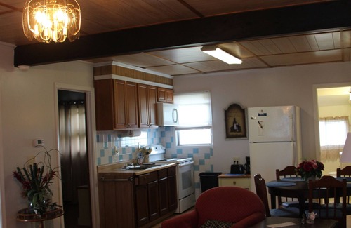 Deep Hole House | Quaint Cottages Near Everything on Beach Road