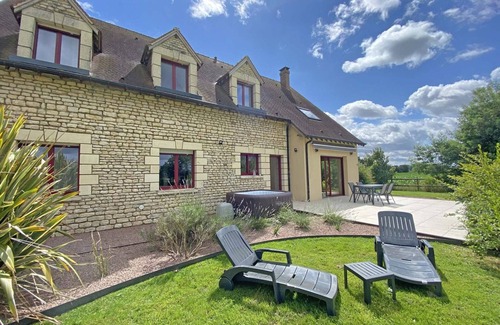 Les Ventes-de-Bourse Cottage | Quaint Country House with Spa, Terrace, and Children's Playground