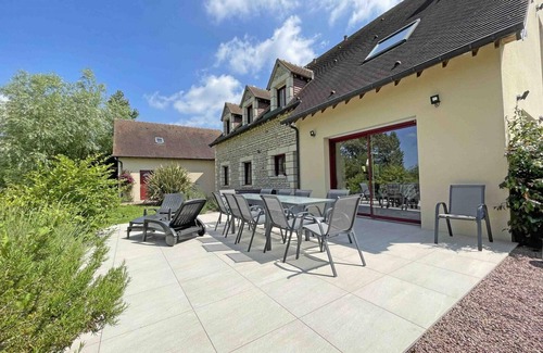 Les Ventes-de-Bourse Cottage | Quaint Country House with Spa, Terrace, and Children's Playground
