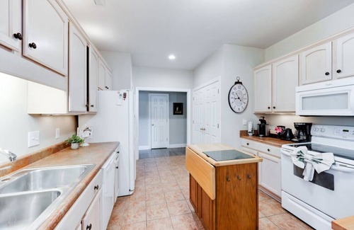 Lynchburg House | Quaint & Cozy | 10 min. to LU | The Wyndsong