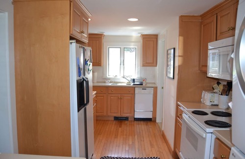 Chatham House | Quaint & Cozy Downtown Chatham Home, Walk to Town and Beaches